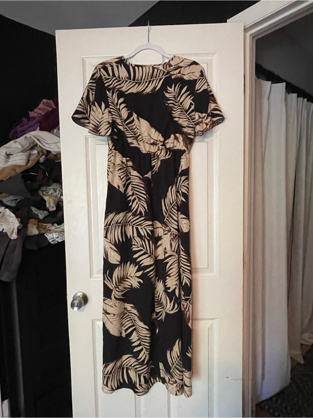 SHEIN Black Maxi Dress with Cream Tropical Leaf Print - Picture 3 of 3